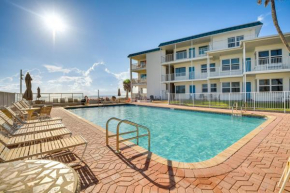 Daytona Beach Condo with Balcony 5 Mi to Speedway!